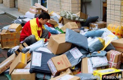 快递员除了送快递赚钱外,也靠这种灰色收入赚