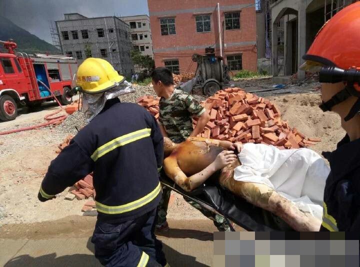 广东一工厂疑因爆燃起火 已致1死1伤