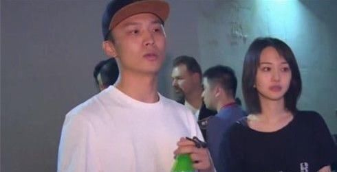 郑爽被拍到疑似新恋情,这就是铁甲张恒照片和