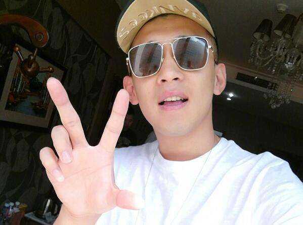 不知道mc天佑的真名,只能称他为"喊麦哥",还事后被mc天佑一直耿耿于怀