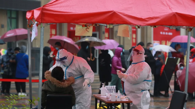 雨雪中全员核酸检测!天津滨海,我们挺你! 雨雪中全员核酸检测!天津滨海,我们挺你!