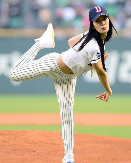 亚洲第一美女晒健身自拍 展露翘臀秀蛮腰