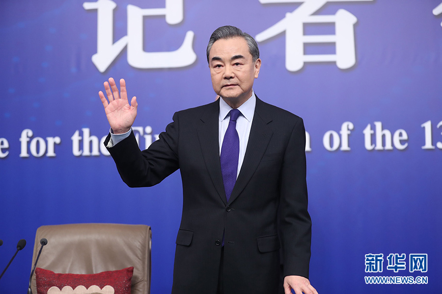 外交部部长就中国外交政策和对外关系回答记者问