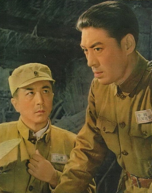 阿菊（张桂兰 饰）千里寻夫来到山东找杨军（宋桂馥 饰），要求参军报仇，此时国民党己集结几十万大军在沂蒙山区，逼我军与其决战，张灵甫（舒适 饰）的74师首当其冲。我华野以神速对敌实施反包围，战场就在蒙阴孟良崮。战斗中，团长刘胜（里坡 饰）牺牲，战士们激发起更大战斗热情......
