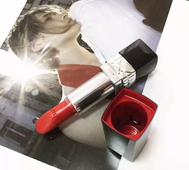 这些连黄黑皮也赞不绝口的巨显白口红,一涂就