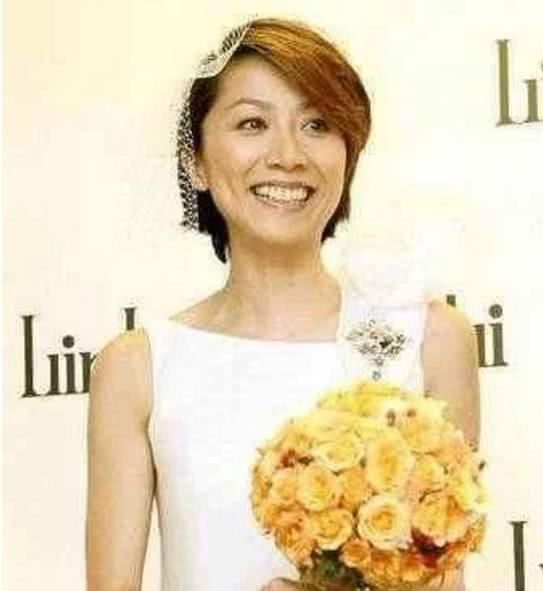 琼瑶剧的经典代表作《梅花三弄》之《水云间》中就有徐华凤的出演,她