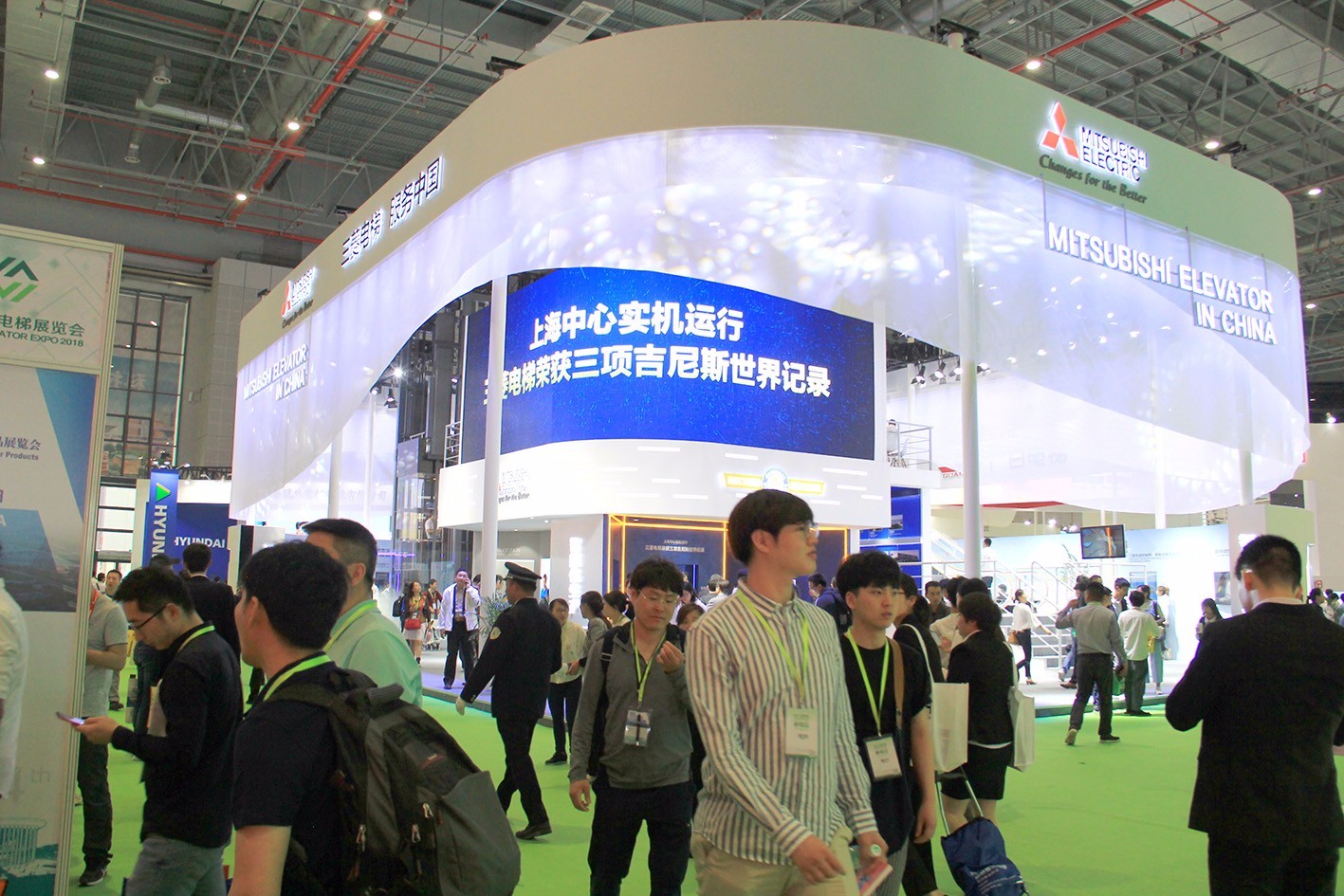 2018郑州电梯展组委会赴上海国际电梯展派发