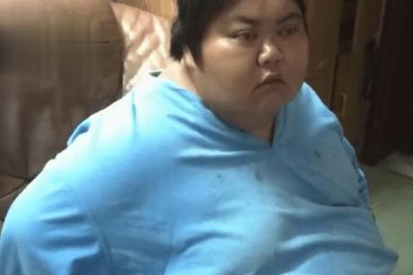 32岁女子2年狂瘦230斤,曾因饥饿逃出减肥中心