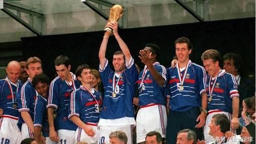 98年法国夺冠02年国足打进世界杯,18年法国再