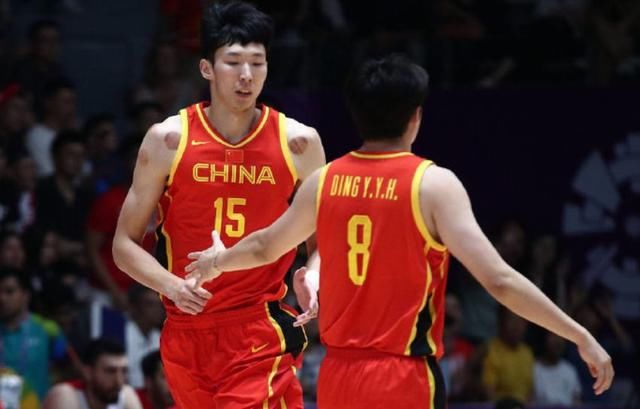 周琦微博晒夺冠照,不忘调侃赵继伟!赵继伟的回