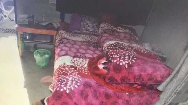 侄子深夜爬上"婶婶"床遭叔叔捉奸 未命名 热图1 侄子深夜爬上"婶婶"床遭叔叔捉奸 未命名 热图1