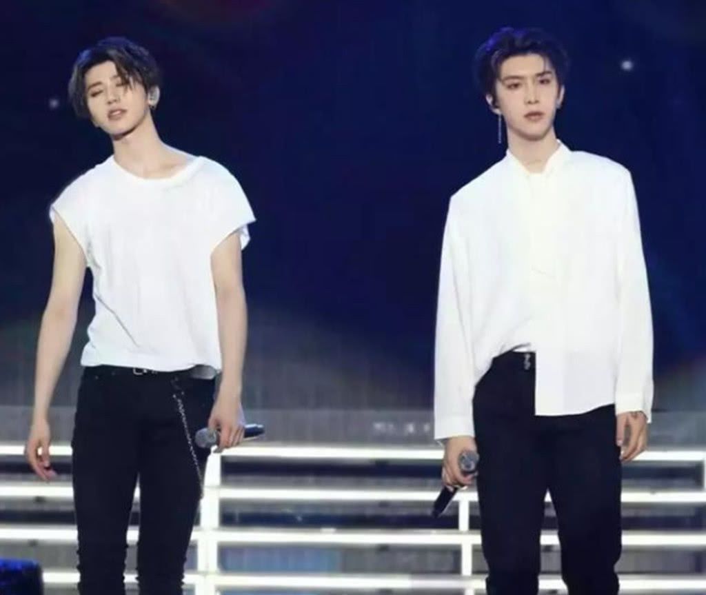 范丞丞皮起来,连蔡徐坤也招架不住,俩人互动简