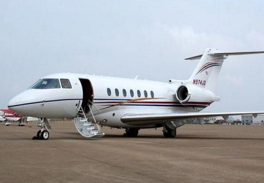 尹明善：很多人只知道尹明善的轿车，不是什么豪车，很多人并不知道，尹明善拥有私人飞机，据了解，尹明善拥有一架湾流450，该私人飞机的价值在2.47亿人民币左右。