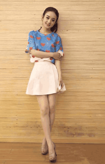 圣嘉新马桂文:女星们光脚丫秀美足,你敢秀吗