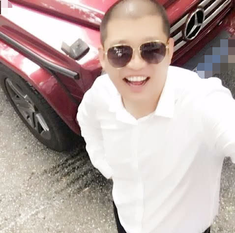 快手散打哥现身二驴直播间狂刷礼物13w 导致