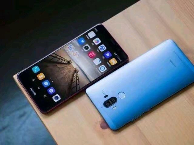 哪款手机屏幕会成为2018年的主流,大家说说看