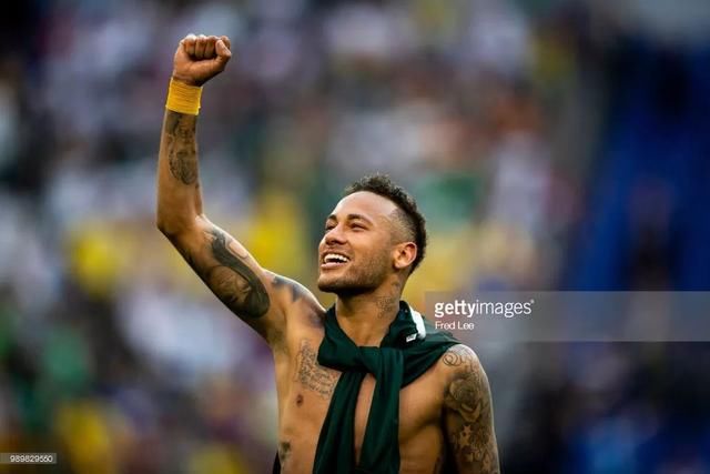 如何破解密集防守?巴西队给西班牙队上了一课