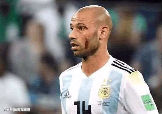 创造历史!他在中超效力,成为世界杯史上拿黄牌