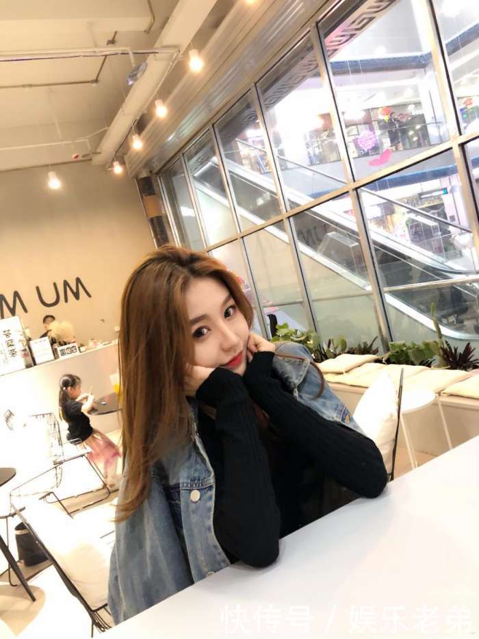 17岁女孩抖音吸粉百万, 转发量超迪丽热巴, 网