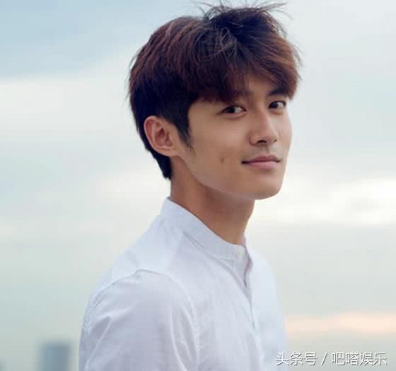 曾是国家二级运动员,因颜值太高出道,曾与李易