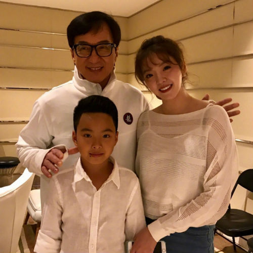 angelababy与王中磊女儿合影照 王文也一点也不输baby