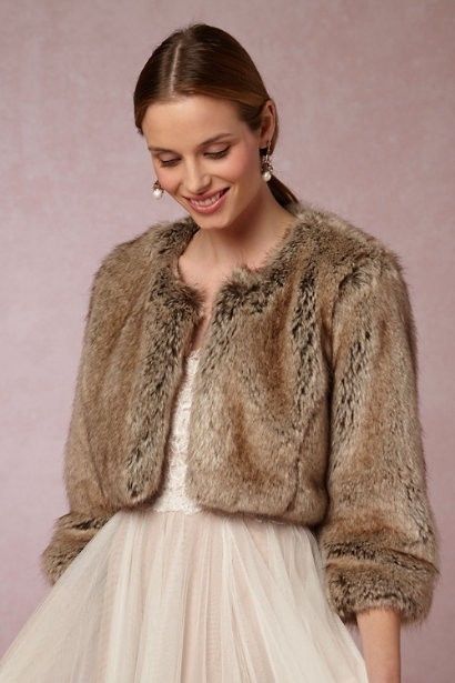 景甜在礼服里面穿秋裤?冬季新娘该怎样才能又