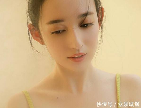 我二婚,婆婆拎不清带老公前妻到我家,我拿出本