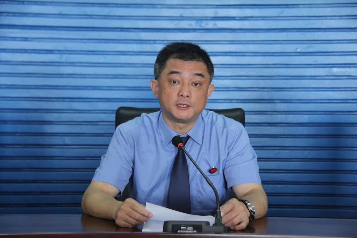 会议现场   会上,该院党组成员,政工室主任辛桓宣读了《津市市