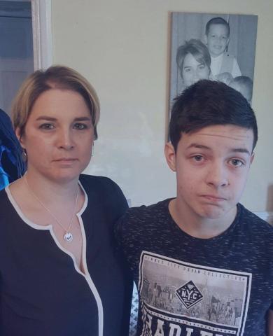 13岁男孩一天睡18个小时 父母都以为他死了 13岁男孩一天睡18个小时 父母都以为他死了