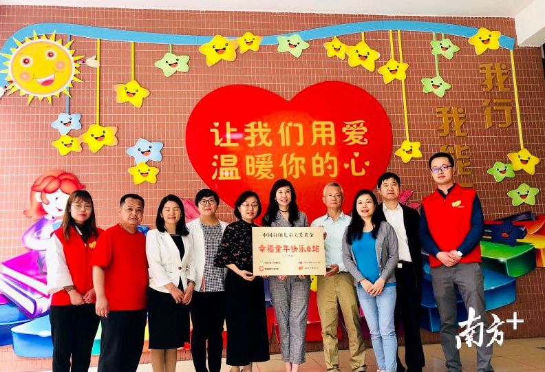 能用中英文讲述成长故事,这位自闭症少年让很