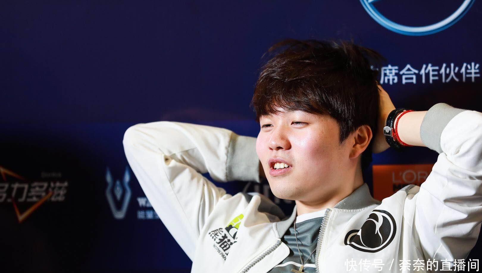 Rookie赛后采访:请用中文给我翻译,IG成员:他不