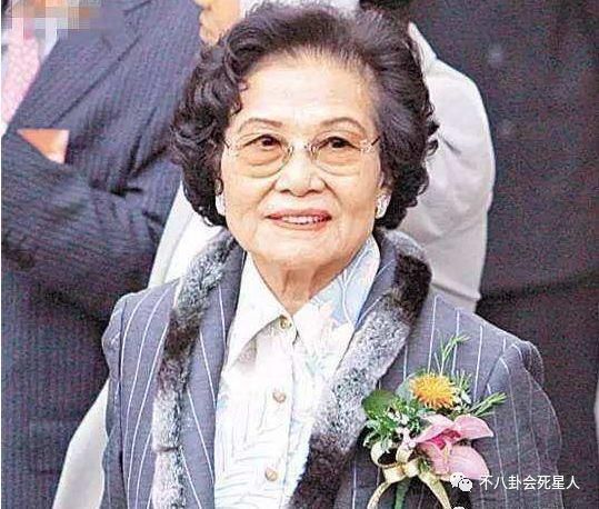 唐锦馨比郭炳湘大三岁,但性格很是活泼,在郭炳湘最为躁郁的时候两人一