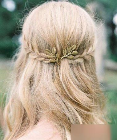 法式女生后梳编发公主头发型