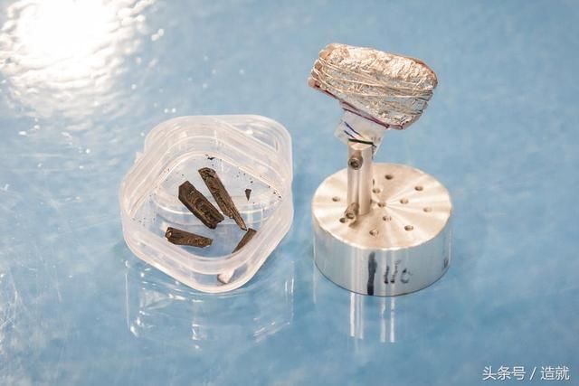 美国科学家用二维反铁磁体生成希格斯模,以此