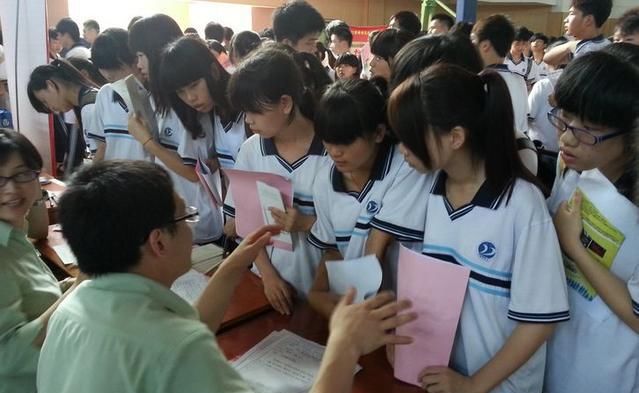 高考:孩子高中考不上该怎么办?要选择复读吗?