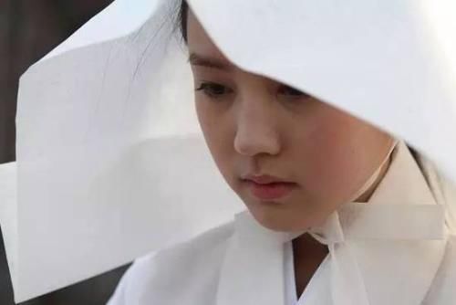 中国人2元,朝鲜人3.5元,日本人5元,西班牙人11