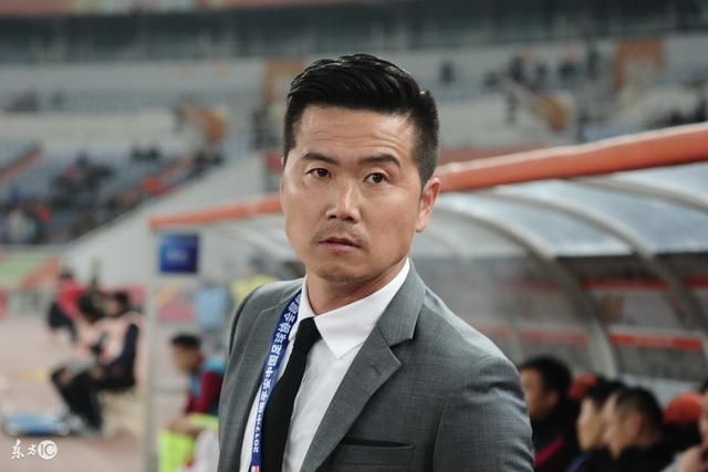 早在辽足降级之后,辽足小将胡延强就与北京国安签约,成为辽足球员超市