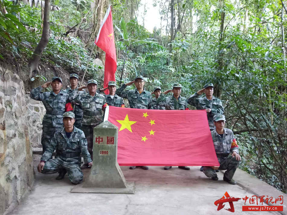 边境线上庆元旦:云南省盈江县边防民兵喜迎新年