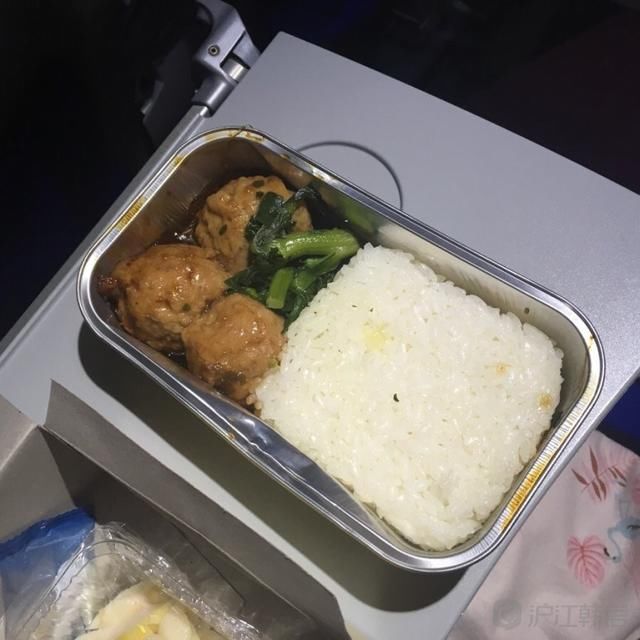 韩网友怎么看中国飞机餐?