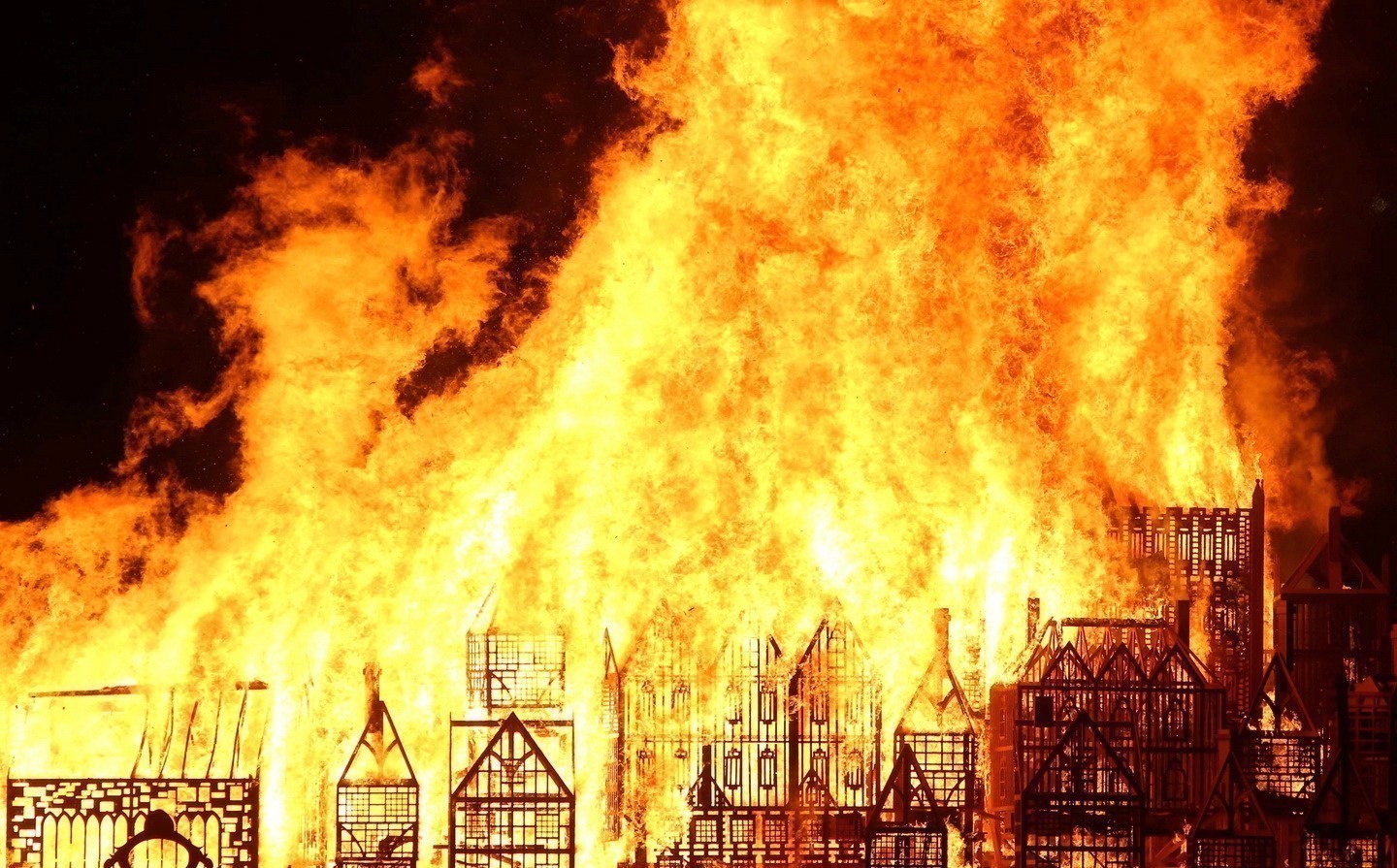 英国焚毁伦敦城市模型 纪念伦敦大火350周年