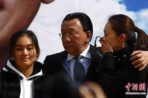 侯耀华为何可以继承侯耀文的遗产?其中有一个