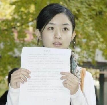 女星刚出道的样子,刘诗诗小圆脸,杨幂脸很方,唐