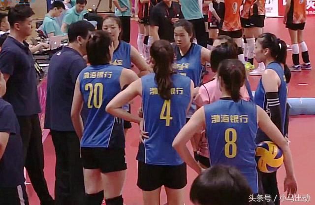 天津女排新人主攻王艺竹崭露头角,新赛季联手