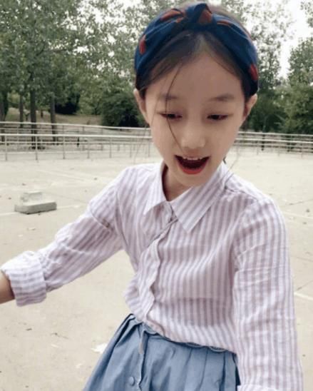 赵薇的女儿长大了,看了照片之后 小编 基因真