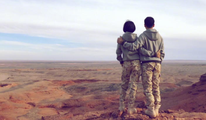 哪对明星七夕甜到了你?请干了这碗狗粮! 哪对明星七夕甜到了你?请干了这碗狗粮!