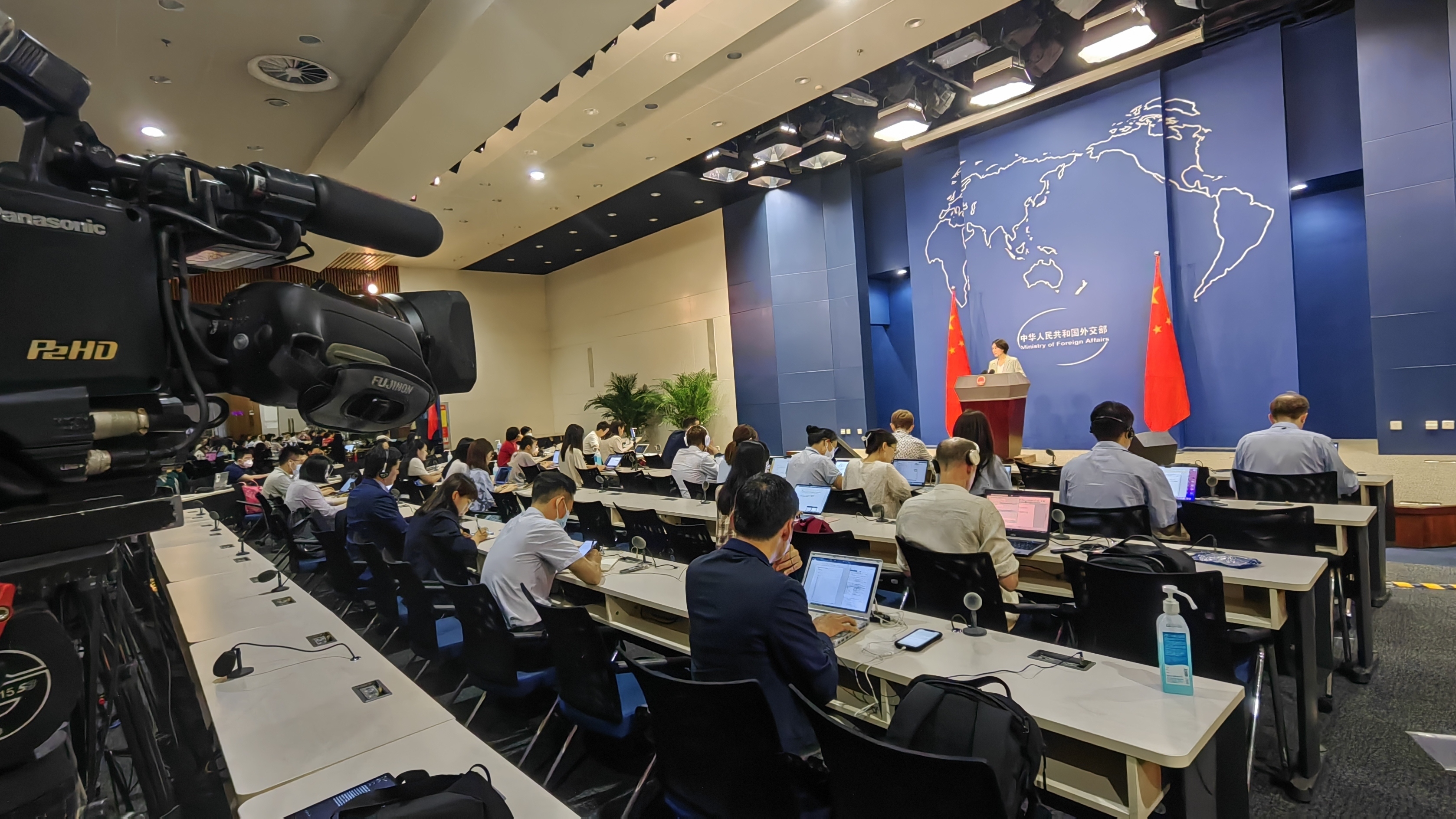 正常经贸合作brtv新闻-要闻准备美方制裁李家超 外交部发声brtv新闻