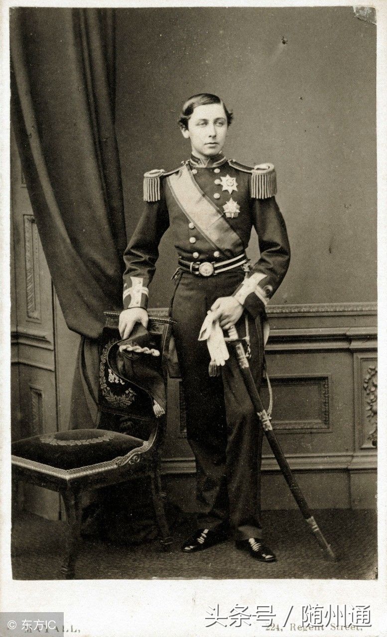 维多利亚女王生9个孩子 最后两胎用麻醉 她是