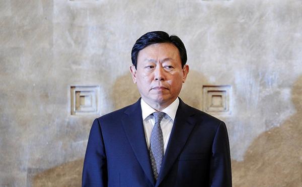 韩国检方要求对乐天会长辛东彬判刑10年 罚款千亿韩元 韩国检方要求对乐天会长辛东彬判刑10年 罚款千亿韩元