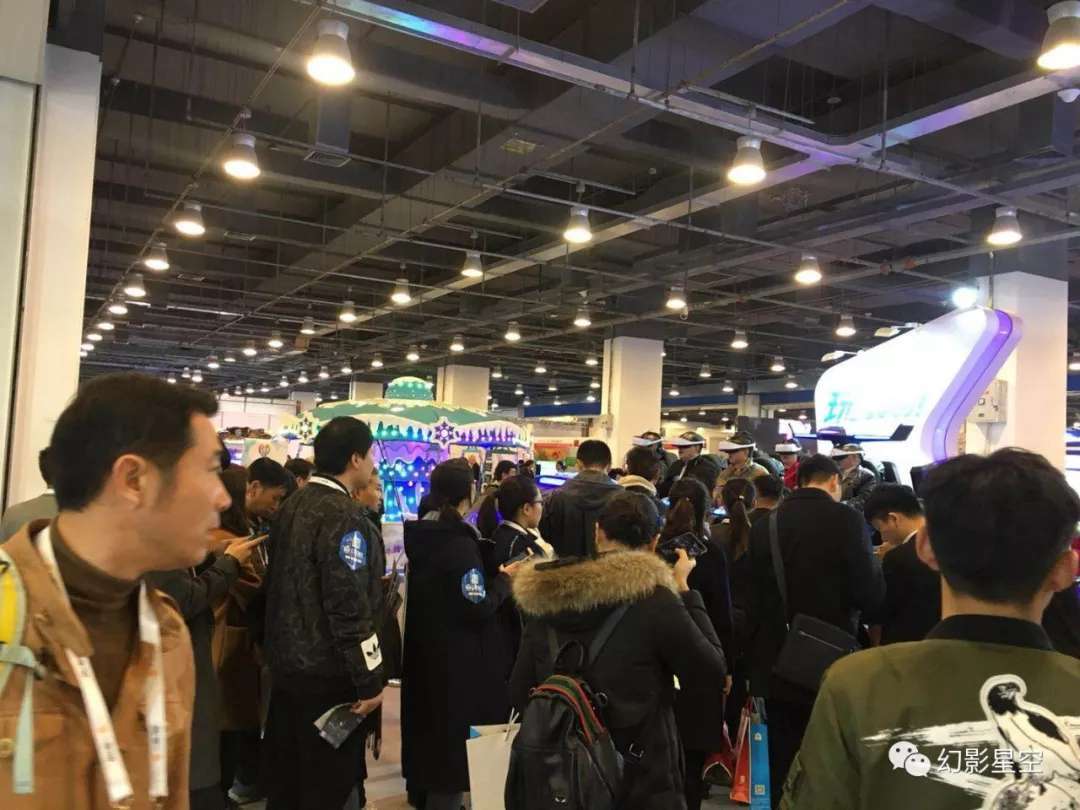 北京CAE展 幻影星空5款VR设备让展会变成春运现场(图3)