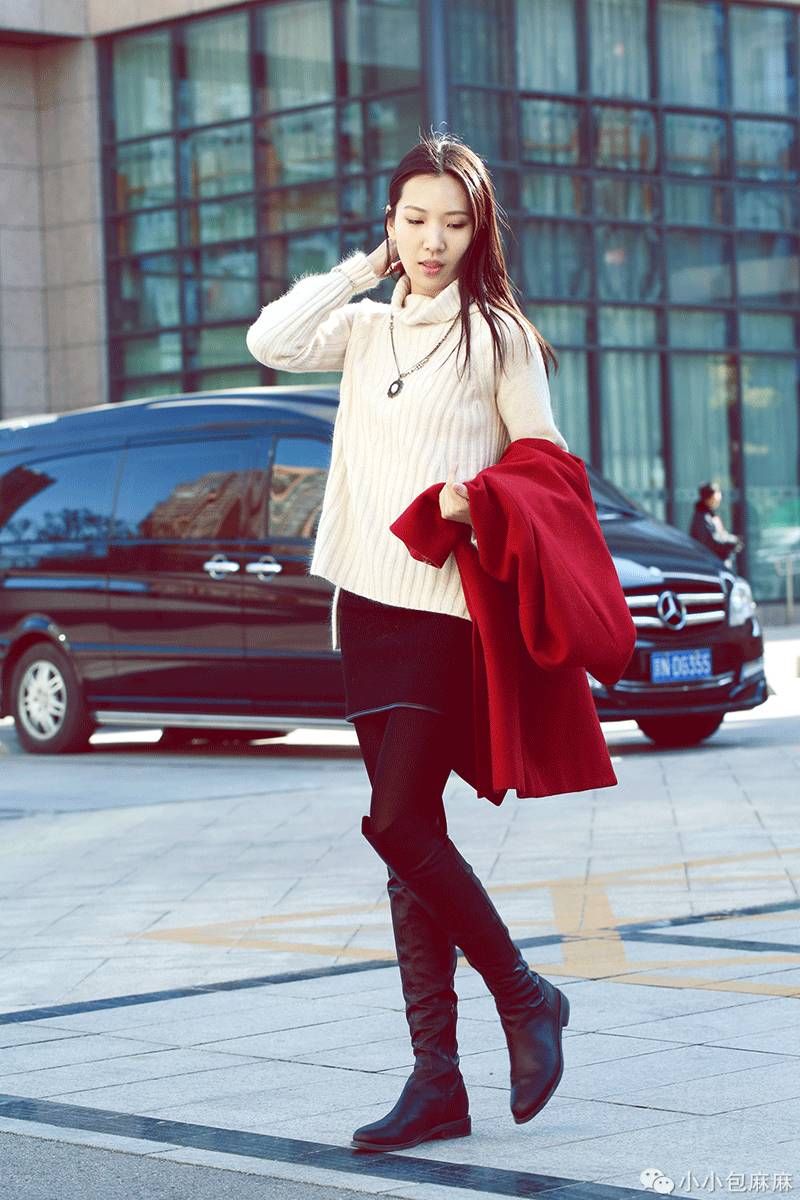 把黑白灰的毛衣搭出高级感,气质一下就出来了